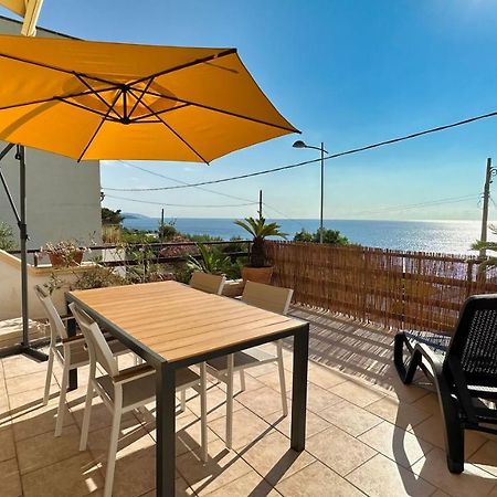הוילה Marina Di Andrano - Alisso, Casa Vista Mare Con Parcheggio Privato E Wifi מראה חיצוני תמונה