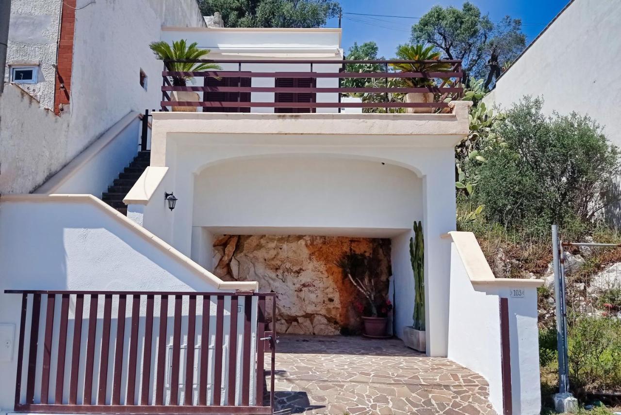 הוילה Marina Di Andrano - Alisso, Casa Vista Mare Con Parcheggio Privato E Wifi מראה חיצוני תמונה