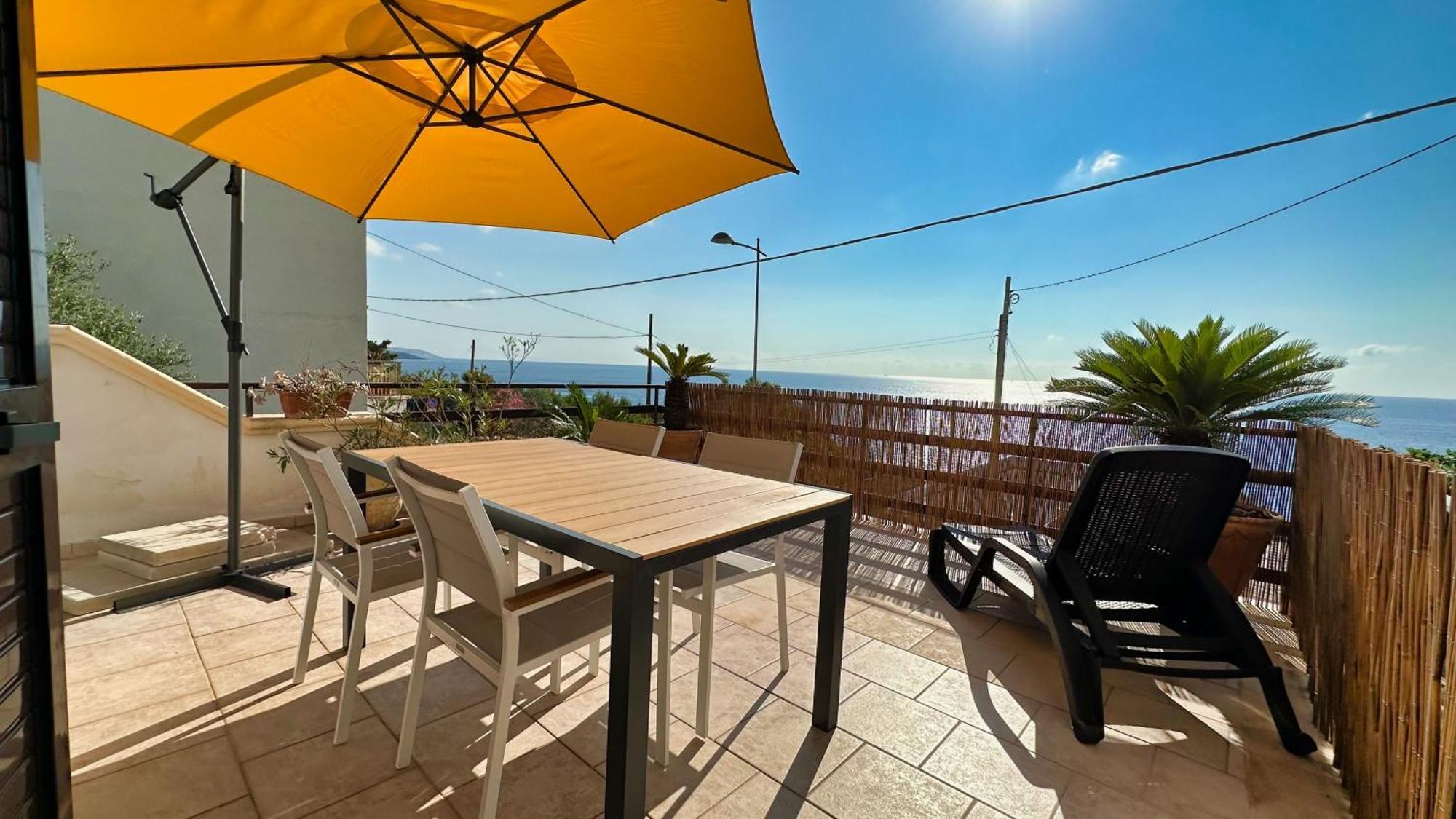 הוילה Marina Di Andrano - Alisso, Casa Vista Mare Con Parcheggio Privato E Wifi מראה חיצוני תמונה